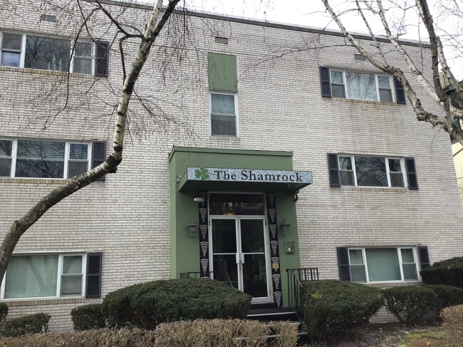 Building Photo - 412 S Highland Ave