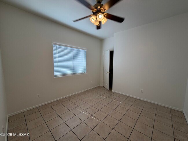 Foto del edificio - 1336 W Emery St