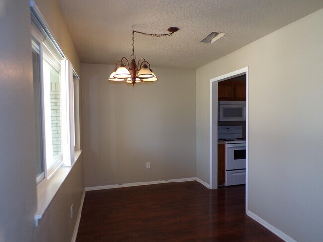 Foto del edificio - 313 Highland Dr