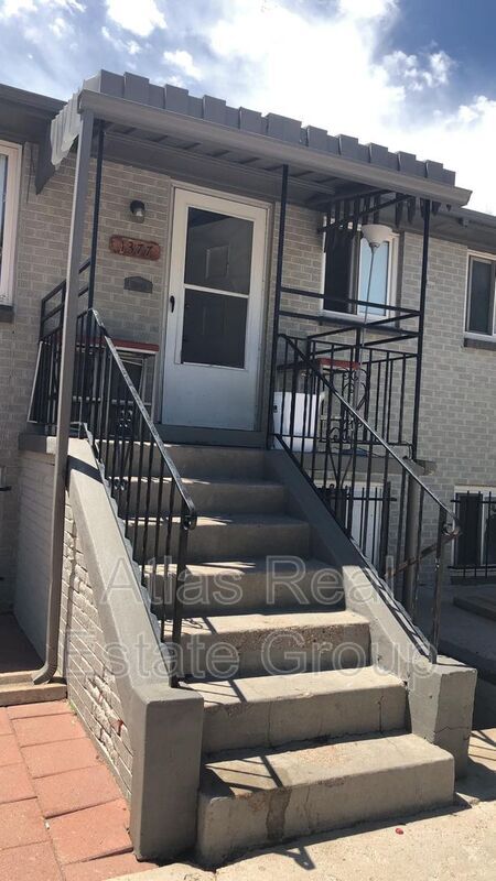 Foto principal - 1377 Lansing St