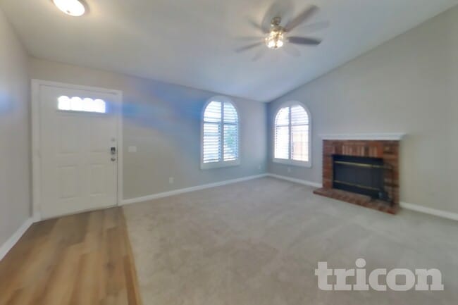 Building Photo - 43257 Echard Ave
