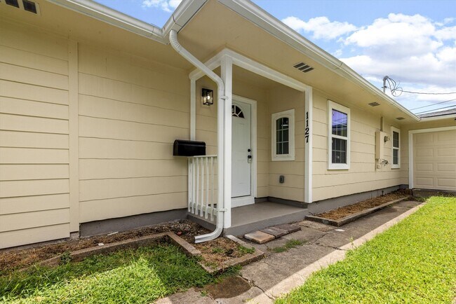 Foto del edificio - 1127 Harris Way