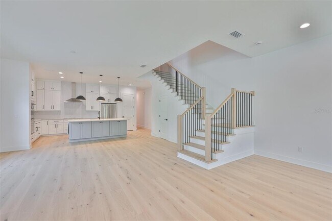 Foto del edificio - 419 W Frances Ave