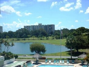 Building Photo - 2618 Cove Cay Dr