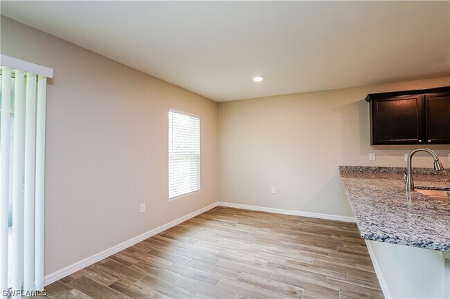 Foto del edificio - 1221 NE 4th Ave