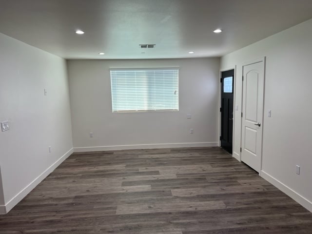 Building Photo - 5872 Towne Ave