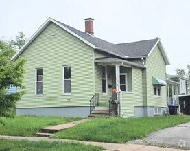 Building Photo - 817 E Monroe St