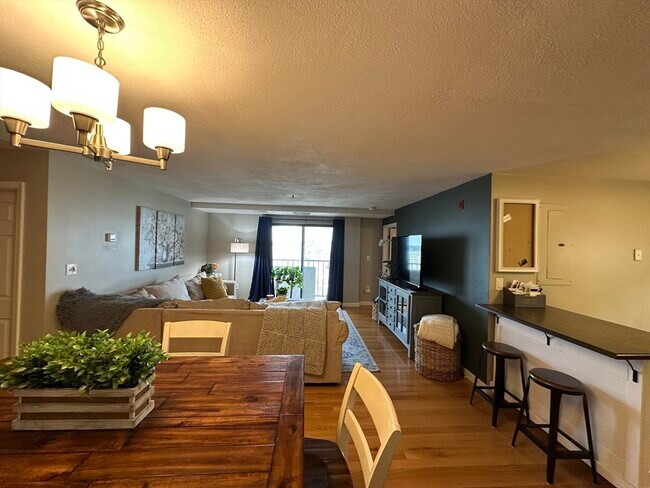 Building Photo - 39 Parlin St