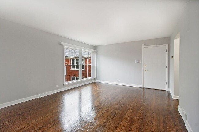 Building Photo - Charming 1-Bedroom  for Rent in Quiet Beve...