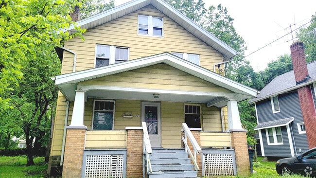 Building Photo - 924 Stadelman Ave