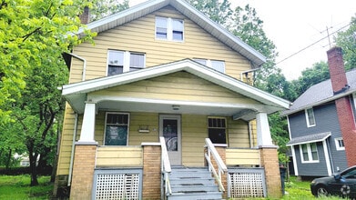 Building Photo - 924 Stadelman Ave