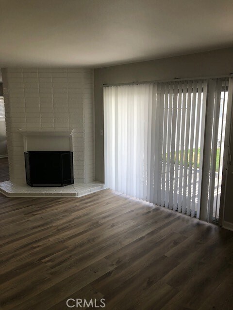 Building Photo - 3177 W Del Monte Dr