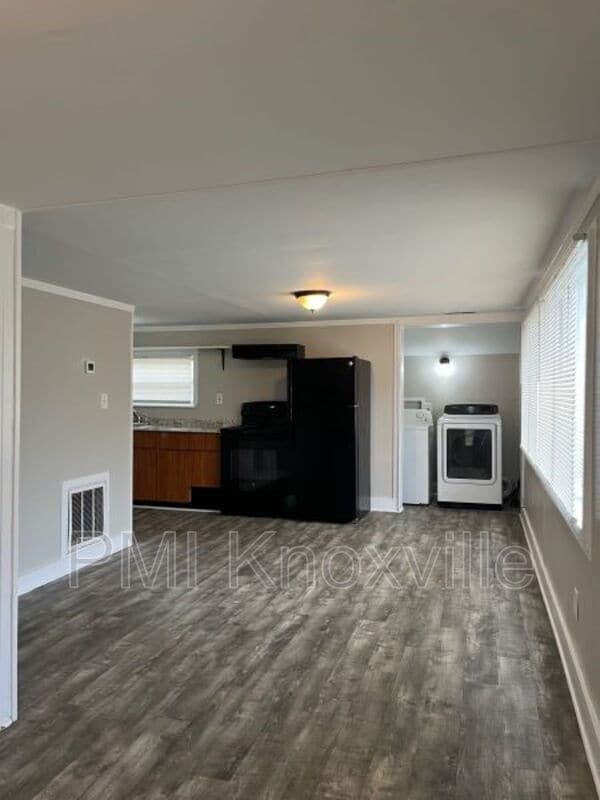 Building Photo - 415 Landau Dr