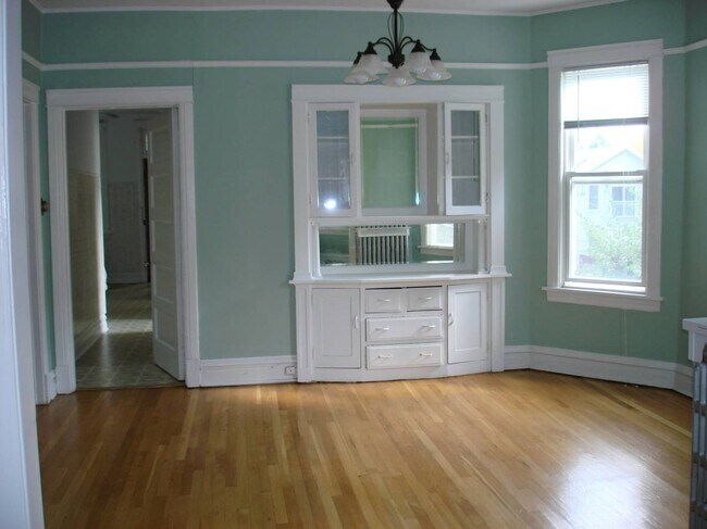 dining room - 4941 N Hoyne Ave