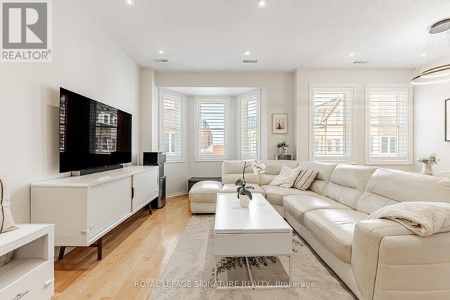 Photo du bâtiment - 760-760 Lawrence Ave W