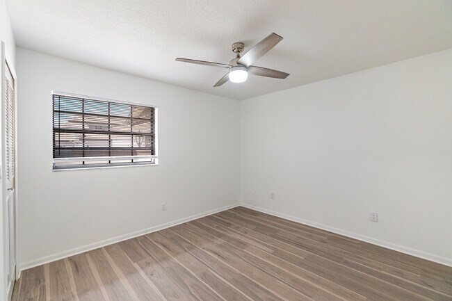 Foto del edificio - 255 Paradise Blvd