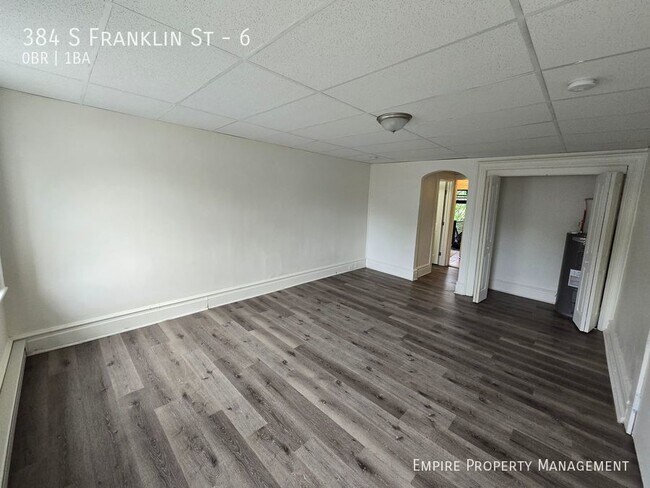 Foto del edificio - Under New Ownership and Management! Brand ...