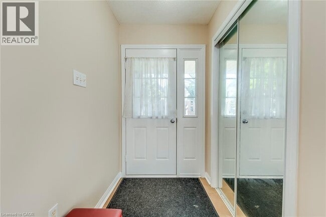 Photo du bâtiment - 2218 Shadetree Ave