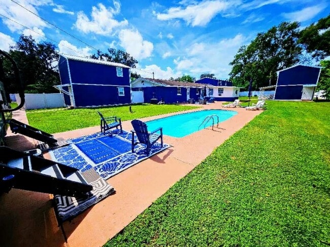 Building Photo - 36743 Howard Ave Building Photo - 36743 Howard Ave