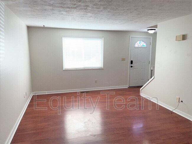 Building Photo - 1642 Mars Hill Dr
