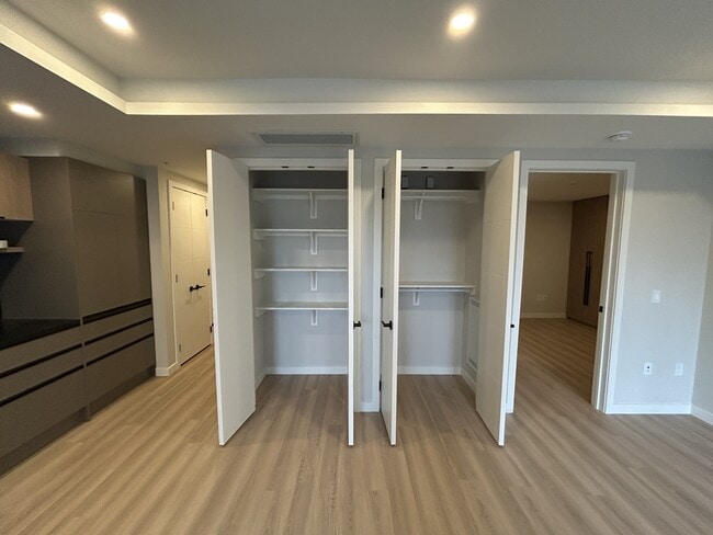 Building Photo - 5616-5616 South St