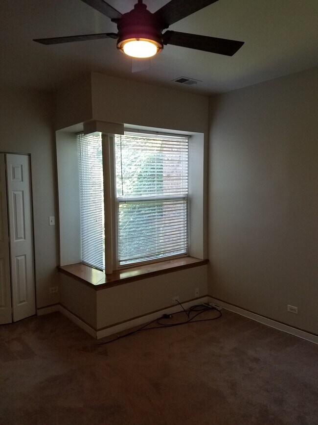 Main Bedroom - 6130 S Greenwood Ave