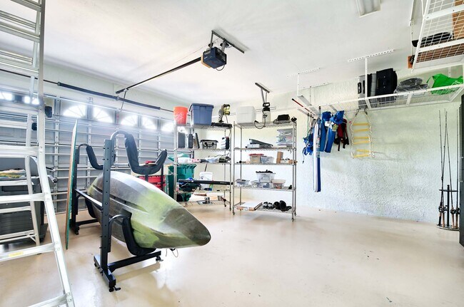 Building Photo - 5050 Yacht Harbor Cir