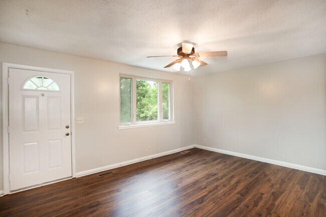 Building Photo - 7105 Hall Ln