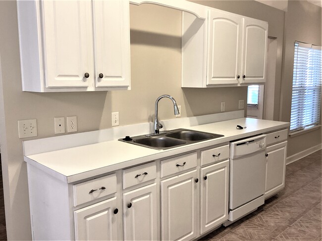 Building Photo - 20 Capers Creek Drive