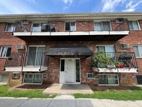 Building Photo - 9134 E 10th St
