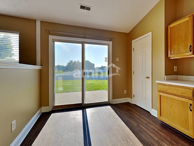 Foto del edificio - 7184 Franklin Madison Rd