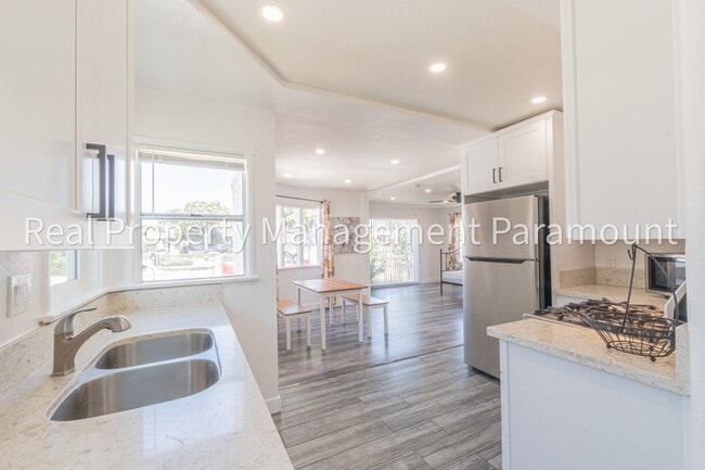 Building Photo - 5938 Southside Dr