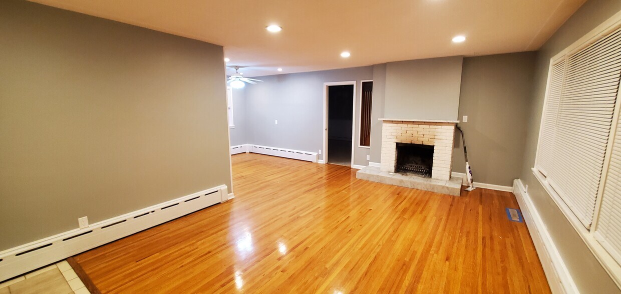 425 97th Ave NW, Coon Rapids, MN 55433 House Rental in Coon Rapids