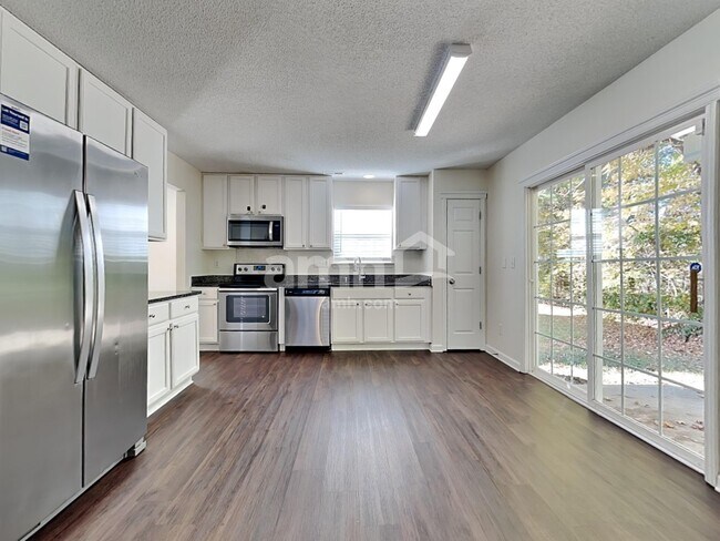 Foto del edificio - 4533 Hyperion Ct