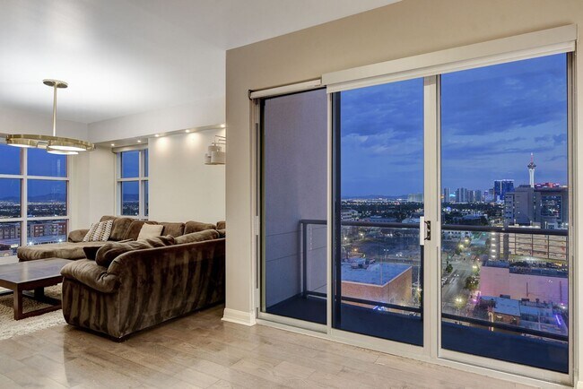Building Photo - The Ogden 1512-Strip/City/Mtn Views from t...