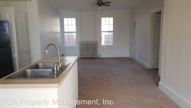 Building Photo - 2 br, 1 bath House - 475 Landing Lane Unit 1