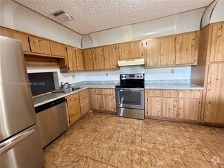 Building Photo - 1399 Sussex Dr
