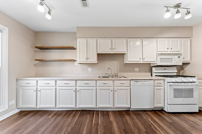 Building Photo - 503 Nebraska Cir
