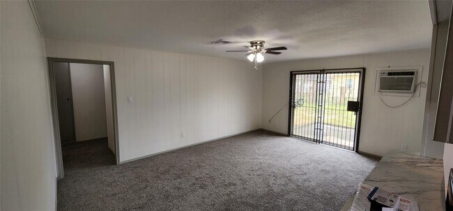 Building Photo - 3105 Sparrow St