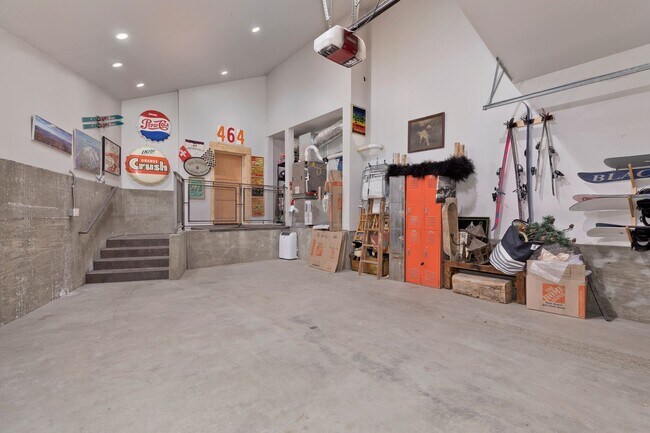 Foto del edificio - Winter Rental – $18,500/month (6-Month Lease)