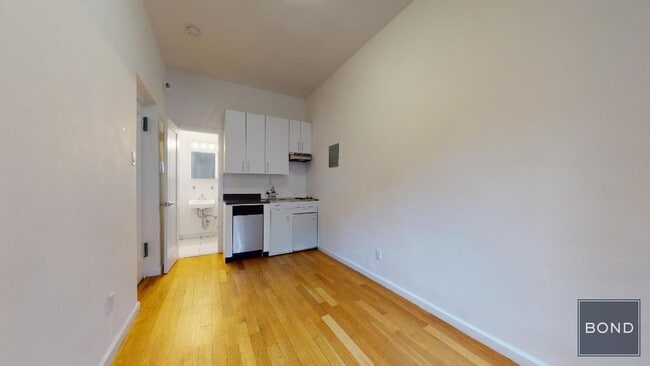 Foto del edificio - 49 W 11th St
