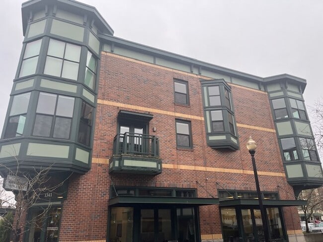 Building Photo - 2 Bedroom Orenco Station Hillsboro OR 97124
