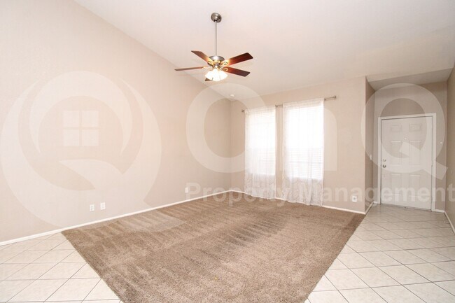 Foto del edificio - 118 N Heritage Dr