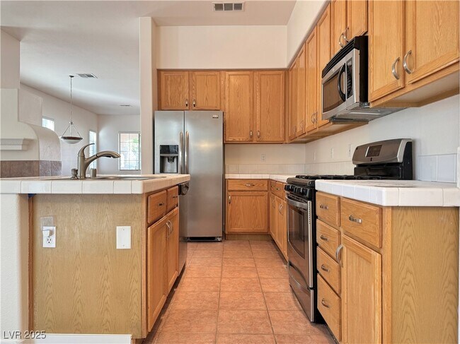 Building Photo - 10137 Crest Brook Pl