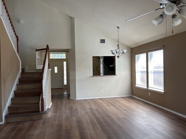 Foto del edificio - 4402 Golden Gate Dr