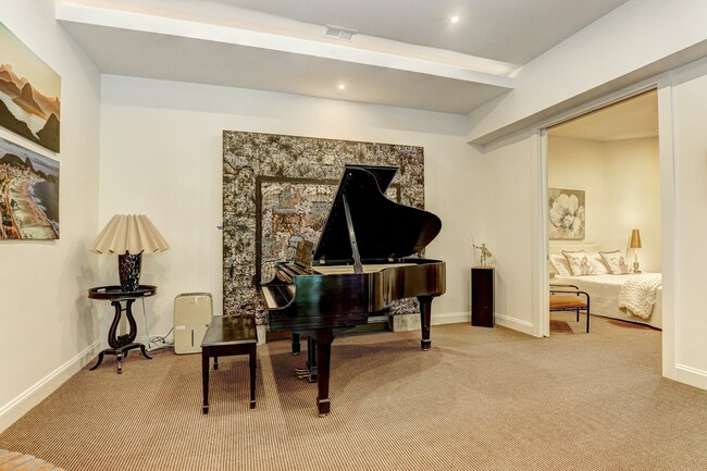 Building Photo - 25 Highfield Ct