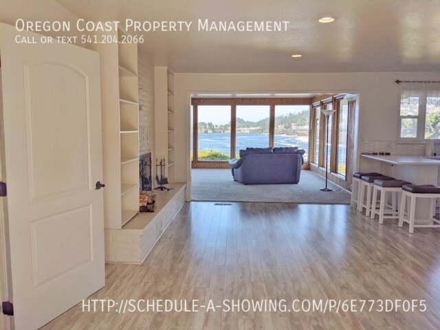 Foto del edificio - Now available for showings
