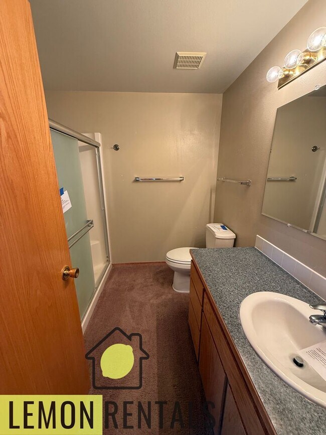 Foto del edificio - Three bedroom 2 bath house for rent