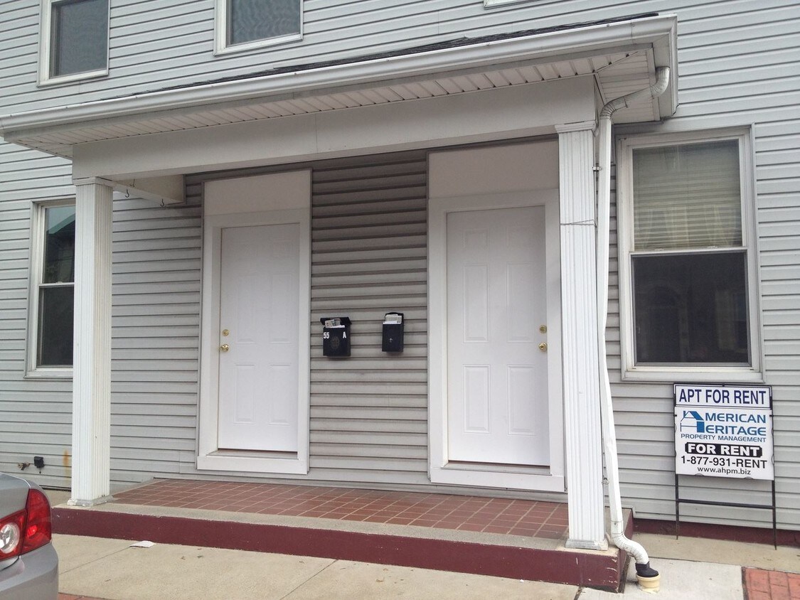 Primary Photo - 53 E Main St