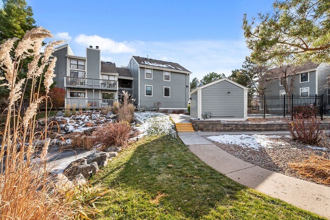 Foto del edificio - 10345 E Peakview Ave #A -Available Februar...